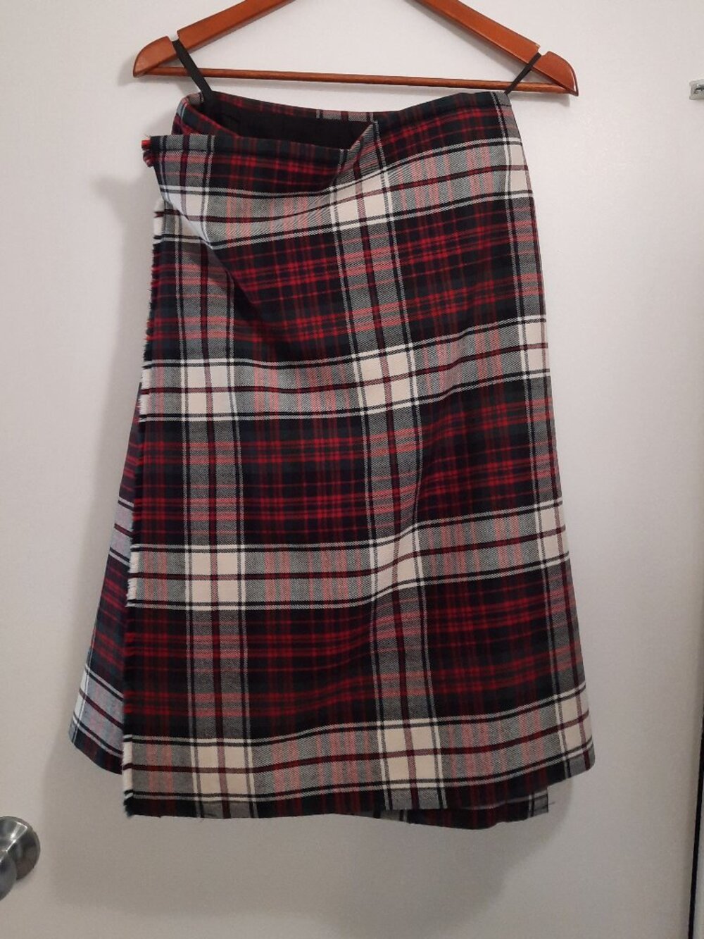 Kilt Ladies 4-yard MacDonald Modern Dress Tartan, Size 10